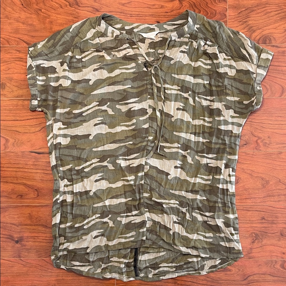 Caslon Olive Camo Tie-Front Short Sleeve Shirt Blouse